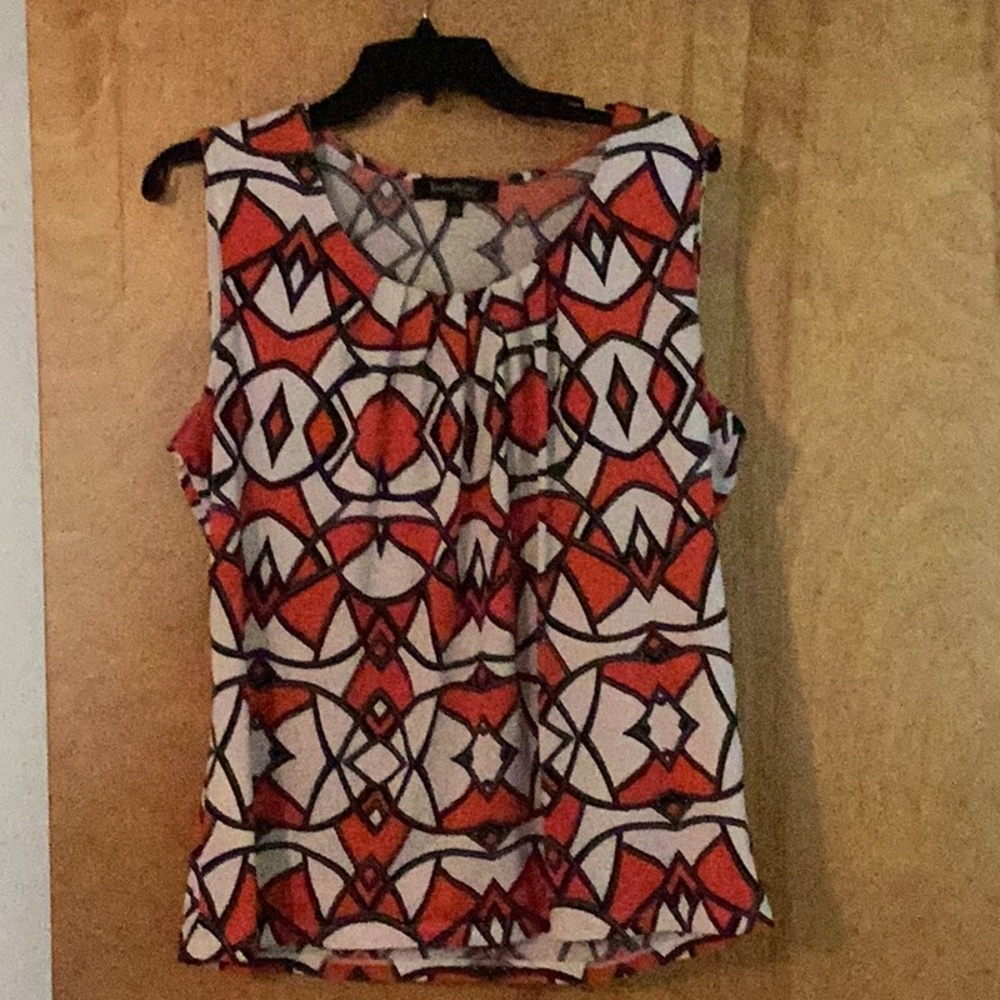 Evan Picone Red and Black Graphic Sleeveless Blouse
